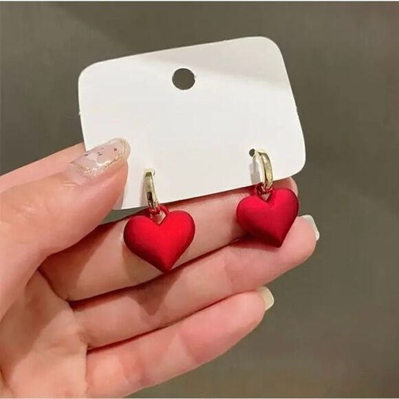 NWT Red Heart Shape Design Gold Buckle Clip Drop Earrings - Picture 4 of 7